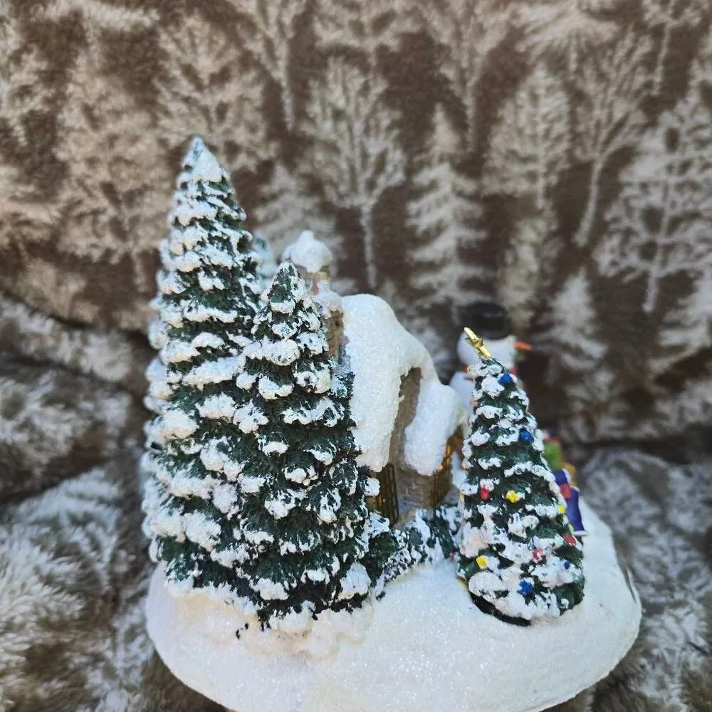 Thomas Kinkade Everett's Cottage lighted Christmas Village House